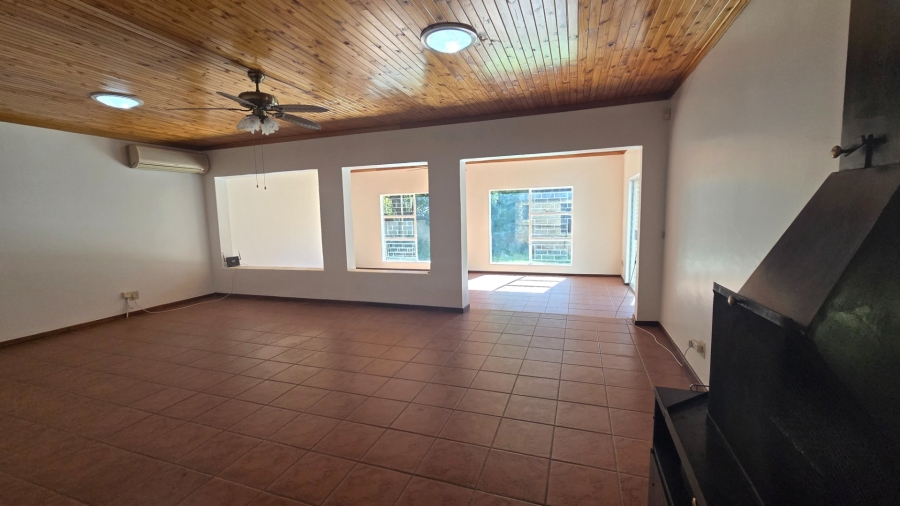 3 Bedroom Property for Sale in Langenhovenpark Free State